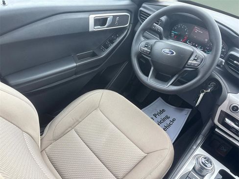 Used 2023 Ford Explorer 4WD image 12