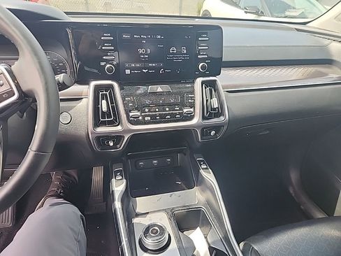 Used 2021 Kia Sorento S FWD image 11