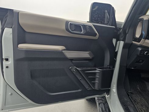 Used 2022 Ford Bronco Wildtrak image 14