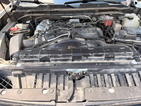 Used 2024 Chevrolet Silverado 2500 LT AWD/4WD image 29