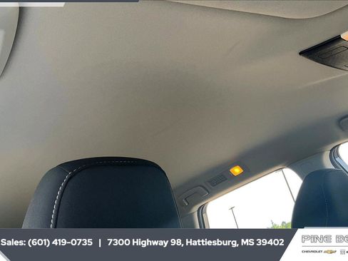 Used 2025 Nissan Pathfinder SV image 16