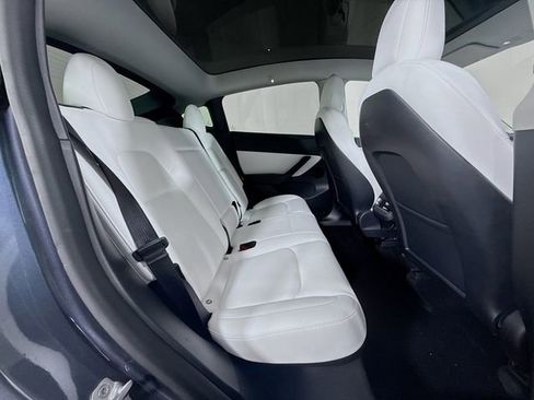 Used 2022 Tesla Model Y Performance AWD/4WD image 28