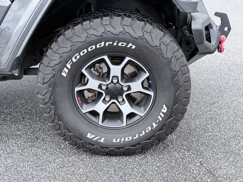 Used 2022 Jeep Wrangler Unlimited Rubicon w/ LED Lighting Group AWD/4WD image 32