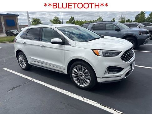 Used 2022 Ford Edge Titanium w/ Equipment Group 301A AWD/4WD image 3