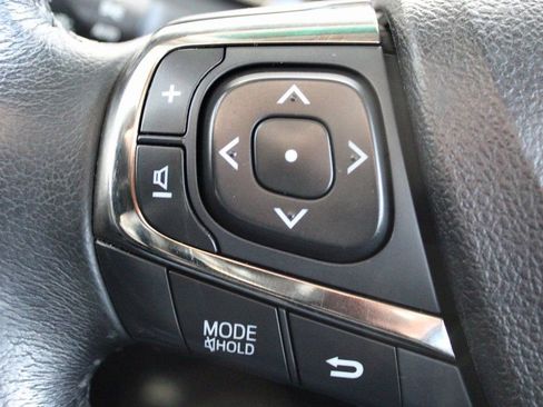 Used 2017 Toyota Avalon XLE image 29