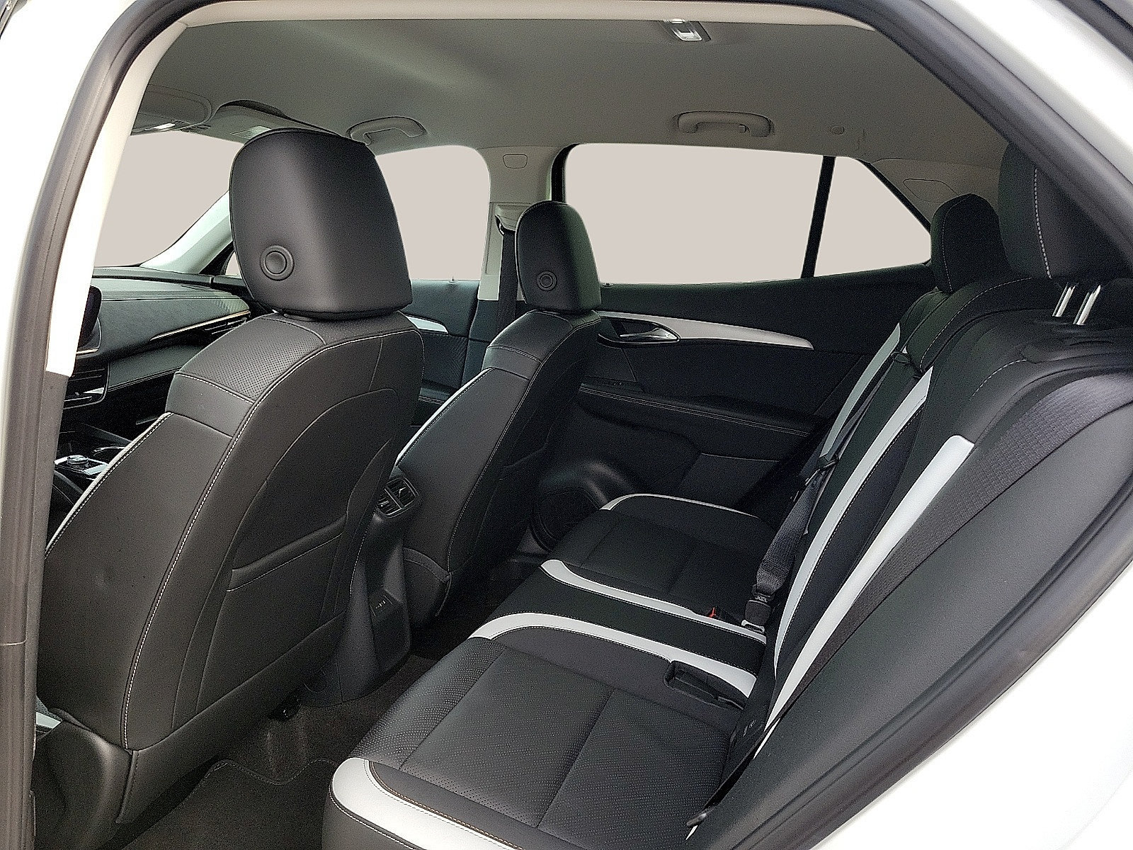 Used 2025 Buick Envision Sport Touring AWD/4WD image 9