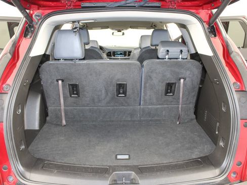 Used 2019 Buick Enclave Essence FWD image 18