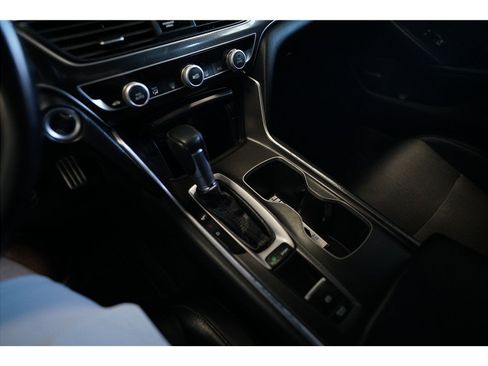 Used 2018 Honda Accord Sport image 18