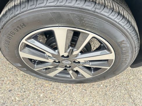 Used 2025 Nissan Versa SV image 30