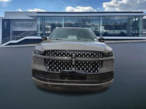 New 2026 Lincoln Navigator L Black Label AWD/4WD image 2