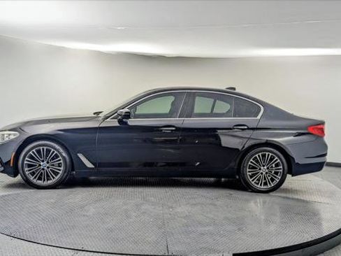 Used 2018 BMW 530i w/ Premium Package image 3