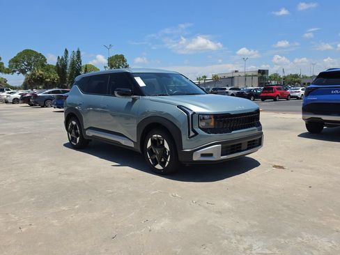 New 2027 Kia Seltos S FWD image 2