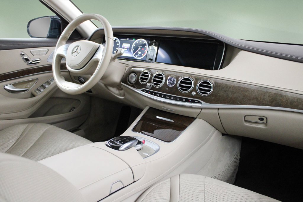 Used 2017 Mercedes-Benz S 550 Sedan image 21