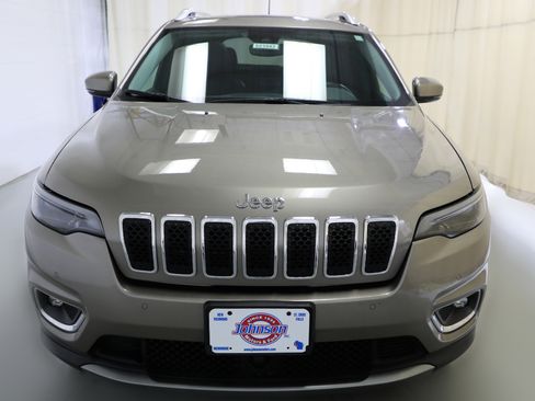 Used 2019 Jeep Cherokee Limited w/ Luxury Group image 19