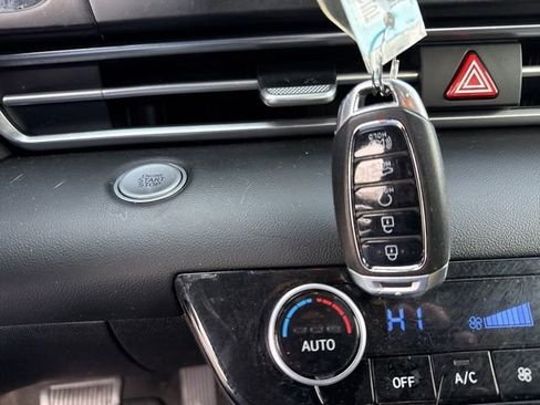 Certified 2023 Hyundai Elantra SEL w/ Preferred Accessory Package image 36