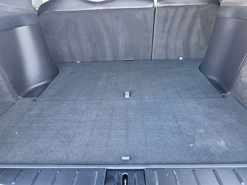 Used 2022 Tesla Model X image 15