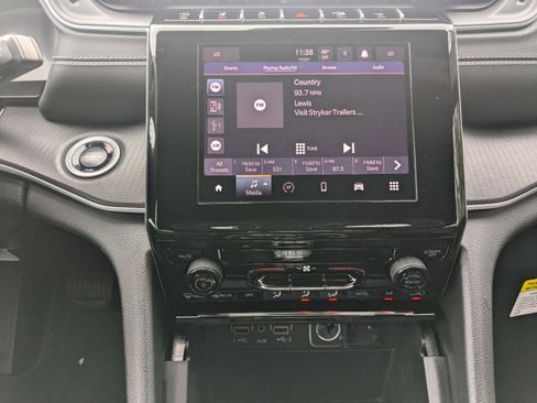 New 2025 Jeep Grand Cherokee L Laredo image 16