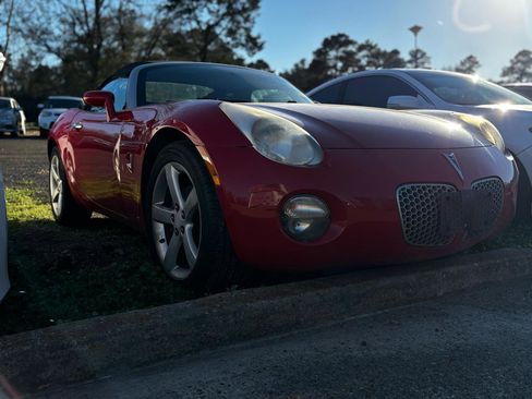 Used 2008 Pontiac Solstice Convertible w/ Preferred Package image 3