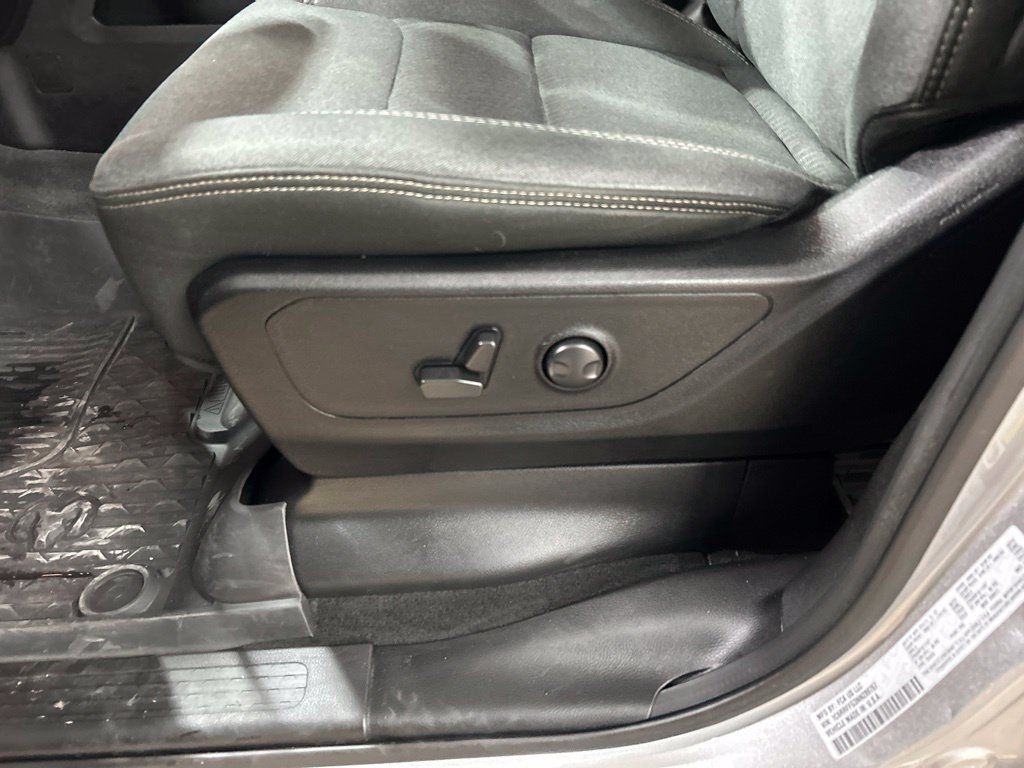 Used 2022 RAM 1500 Big Horn AWD/4WD image 11