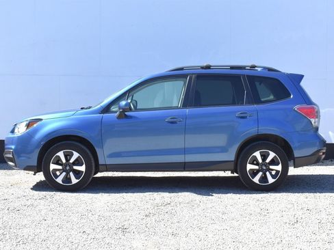 Used 2017 Subaru Forester 2.5i Premium image 9