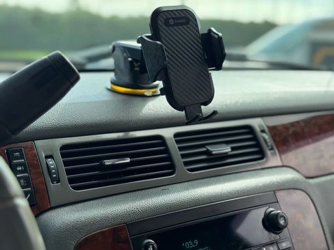 Used 2010 Chevrolet Silverado 2500 LTZ w/ Convenience Package image 25