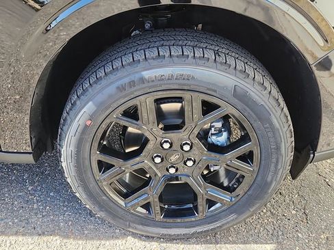 New 2025 Ford Maverick Lariat w/ Black Appearance Package image 16