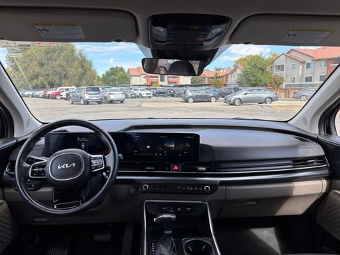 Used 2026 Kia Carnival FWD image 36