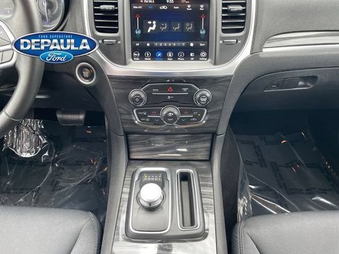 Used 2019 Chrysler 300 Touring w/ Driver Convenience Group AWD/4WD image 14