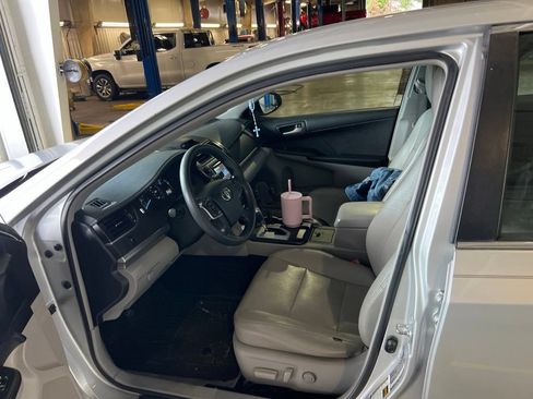 Used 2012 Toyota Camry LE FWD image 5
