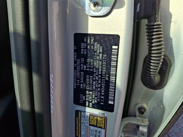 Certified 2024 Kia EV9 Light Long Range RWD image 28