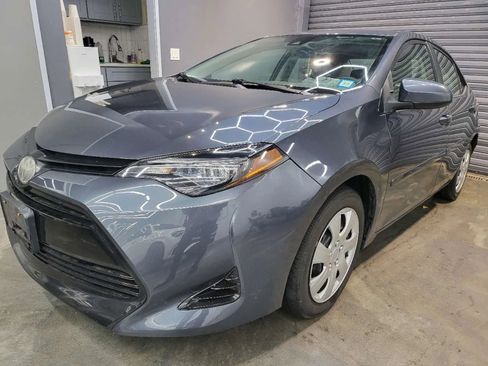 Used 2019 Toyota Corolla LE image 2