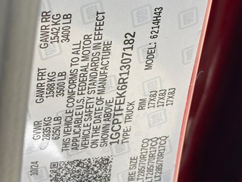 Used 2024 Chevrolet Colorado ZR2 w/ ZR2 Convenience Package III image 33