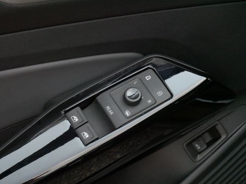 Used 2024 Volkswagen ID.4 Pro S AWD/4WD image 19