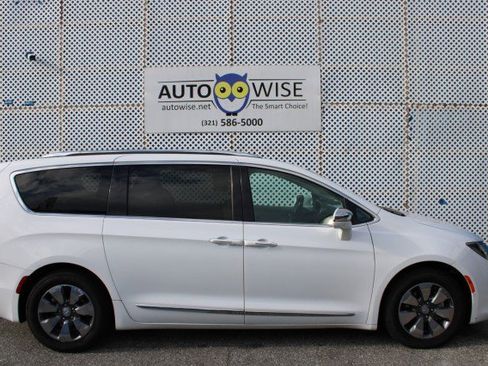 Used 2018 Chrysler Pacifica Limited w/ Advanced Safetytec Group image 8