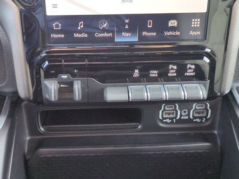 Used 2022 RAM 1500 Big Horn AWD/4WD image 24