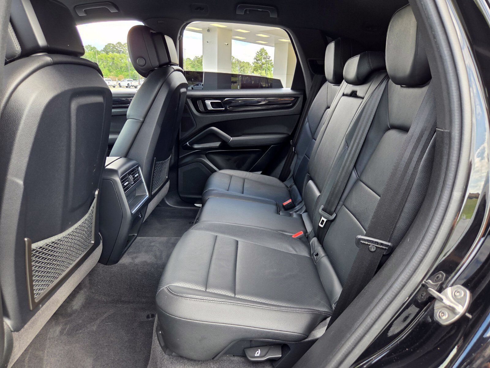 Used 2022 Porsche Cayenne AWD/4WD image 11