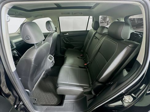 Used 2021 Volkswagen Tiguan SE w/ Panoramic Sunroof Package FWD image 26