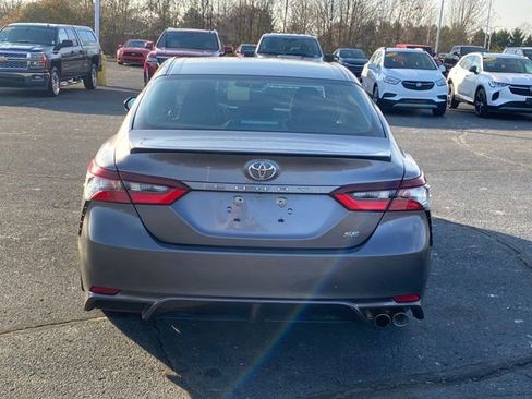 Used 2023 Toyota Camry SE image 5