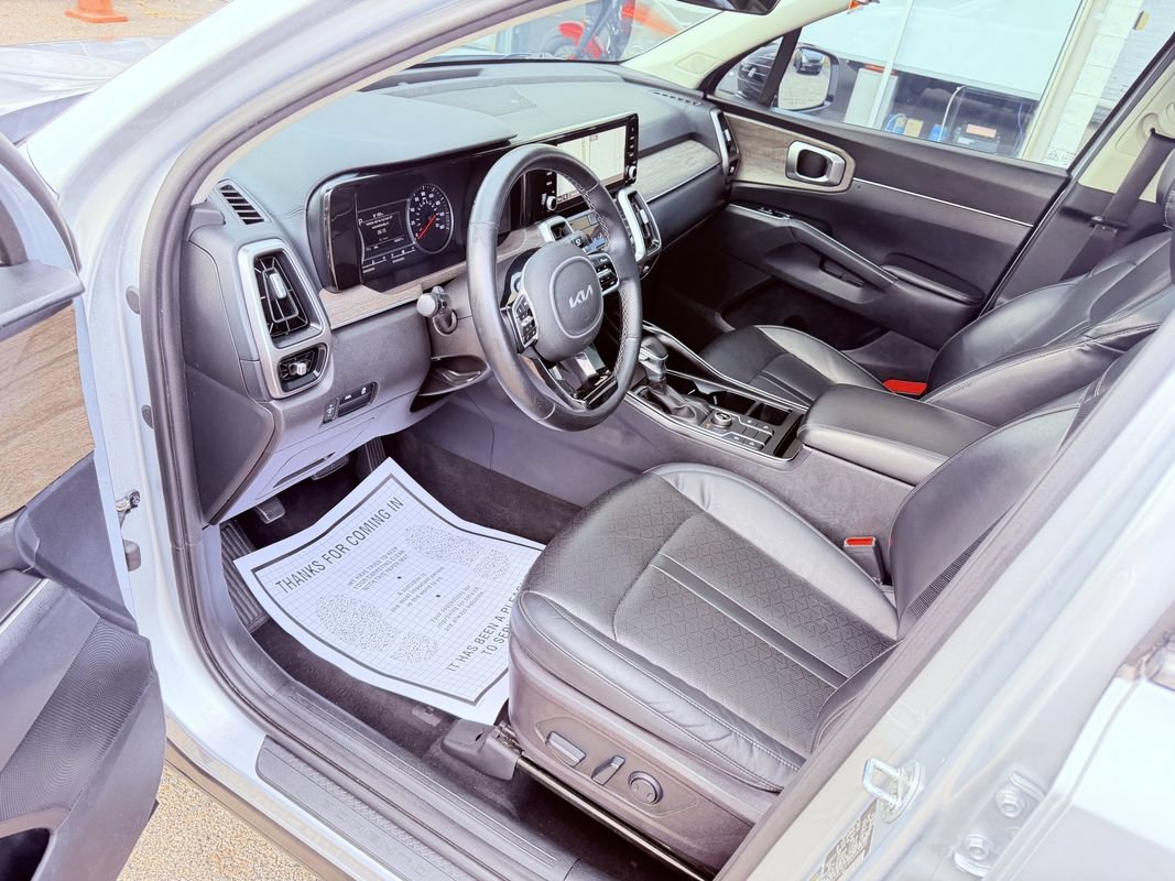 Used 2022 Kia Sorento S w/ Panoramic Sunroof Package AWD/4WD image 15