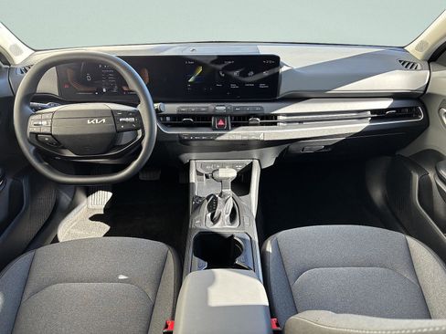 Used 2025 Kia K4 LXS image 25