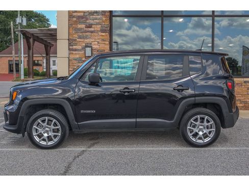Used 2023 Jeep Renegade Latitude AWD/4WD image 6