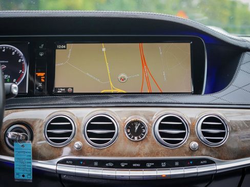 Used 2015 Mercedes-Benz S 550 Sedan w/ Sport Package image 12