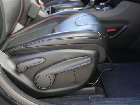 Used 2019 Jeep Cherokee Trailhawk w/ Cold Weather Group image 36