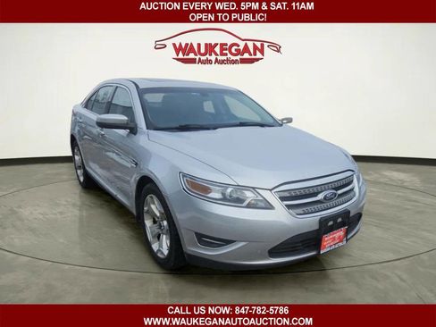 Used 2010 Ford Taurus SEL image 3
