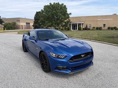Used 2017 Ford Mustang GT RWD image 6