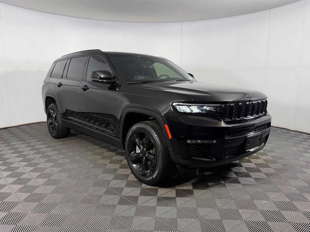 Used 2025 Jeep Grand Cherokee L Limited w/ Black Appearance Package RWD image 4