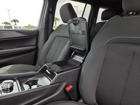 New 2026 Jeep Grand Cherokee Laredo AWD/4WD image 29