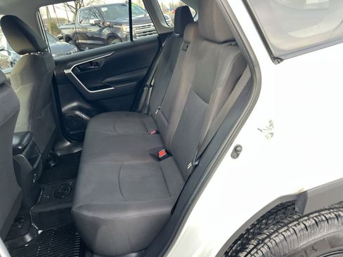 Used 2021 Toyota RAV4 LE image 22