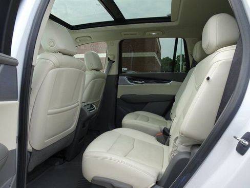 Used 2024 Cadillac XT6 Premium Luxury w/ LPO, Floor Liner Package AWD/4WD image 16