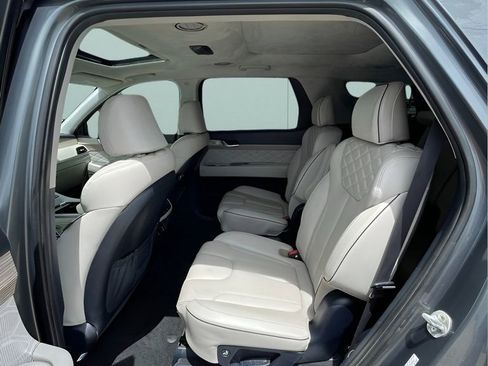 Used 2022 Hyundai Palisade Calligraphy w/ Cargo Package FWD image 14